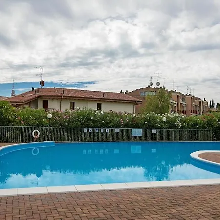 Garden Con Terrazzo E Piscina * Desenzano del Garda