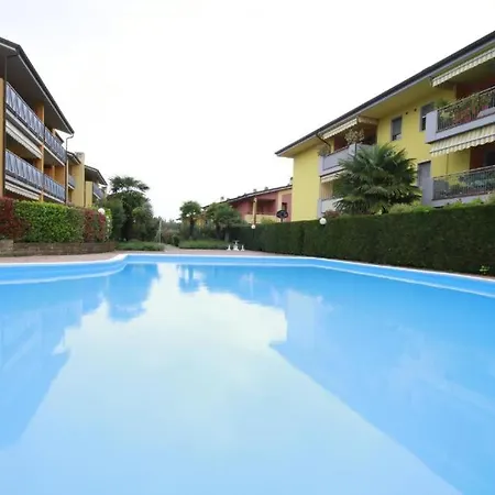 Apartment Garden Con Terrazzo E Piscina *