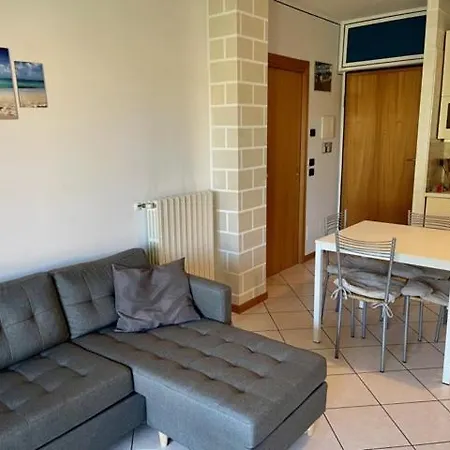 Apartment Garden Con Terrazzo E Piscina Desenzano del Garda