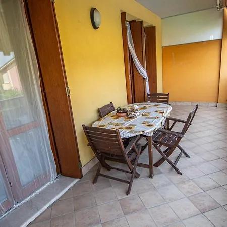 Garden Con Terrazzo E Piscina Apartment