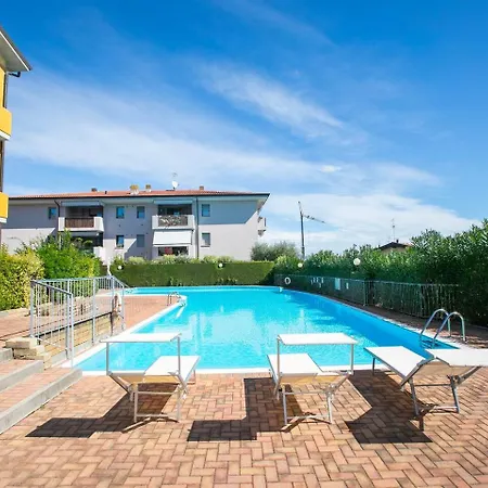 Garden Con Terrazzo E Piscina * Desenzano del Garda